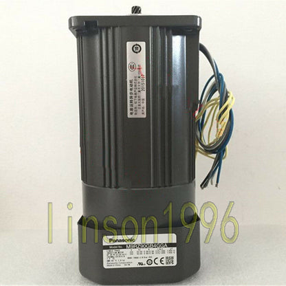 1PC Panasonic M9RZ90GB4GGA Brake Motor - PANASONIC