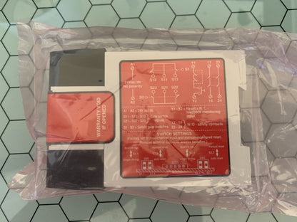 new Open Box Banner GM-FA-10J Safety Relays - BANNER
