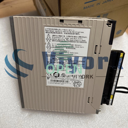 1PCS Yaskawa SGDV-R90A01A SERVO DRIVE 0.5AMP 200-230V 50/60HZ SERVOPACK