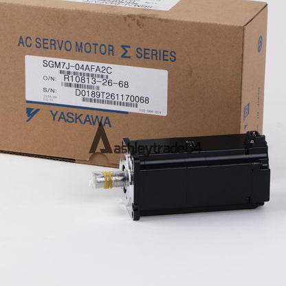 new ONE Yaskawa SERVO MOTOR SGM7J-04AFA2C