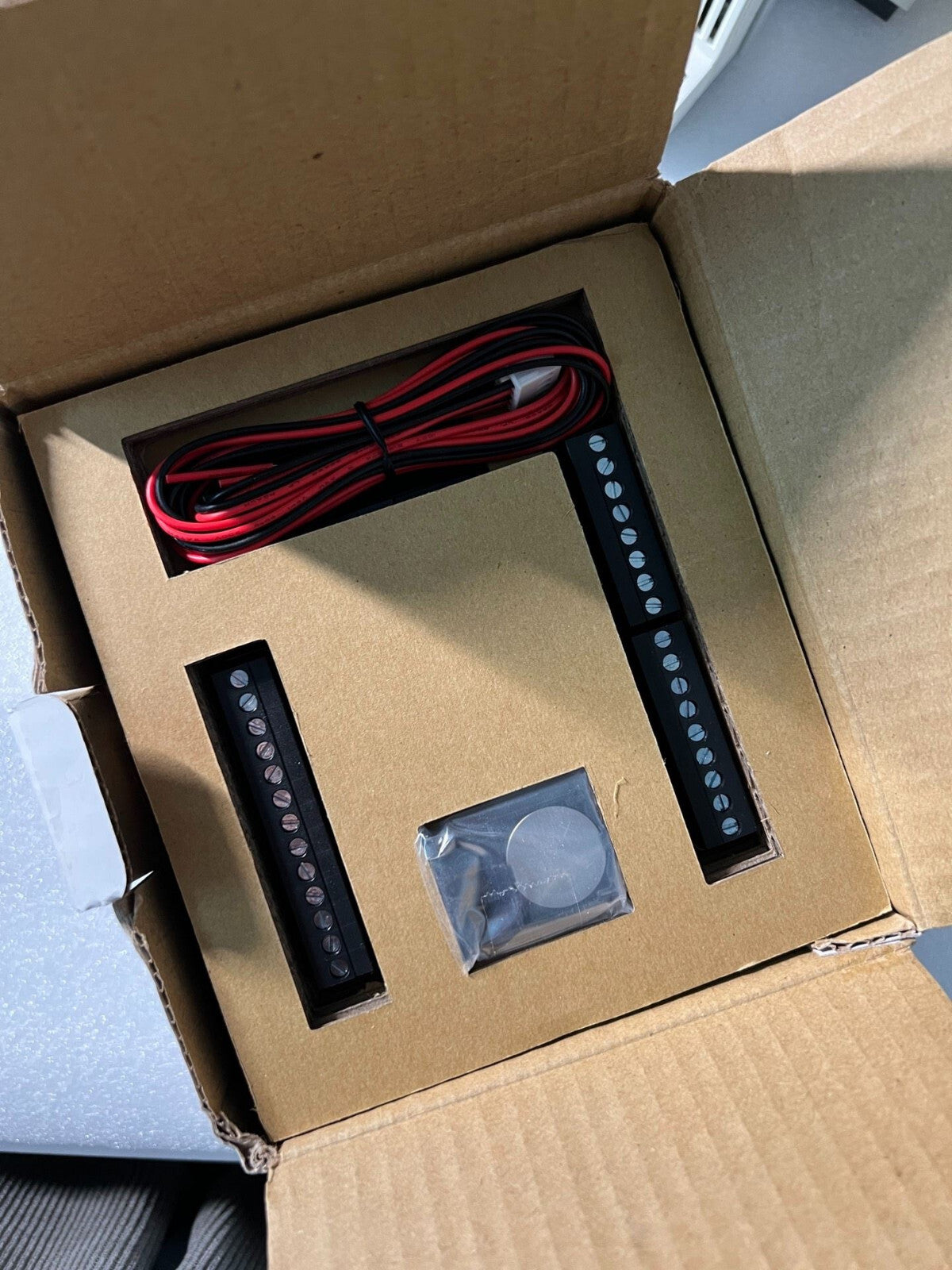 1PC TM221C24R PLC Module TM221C24R