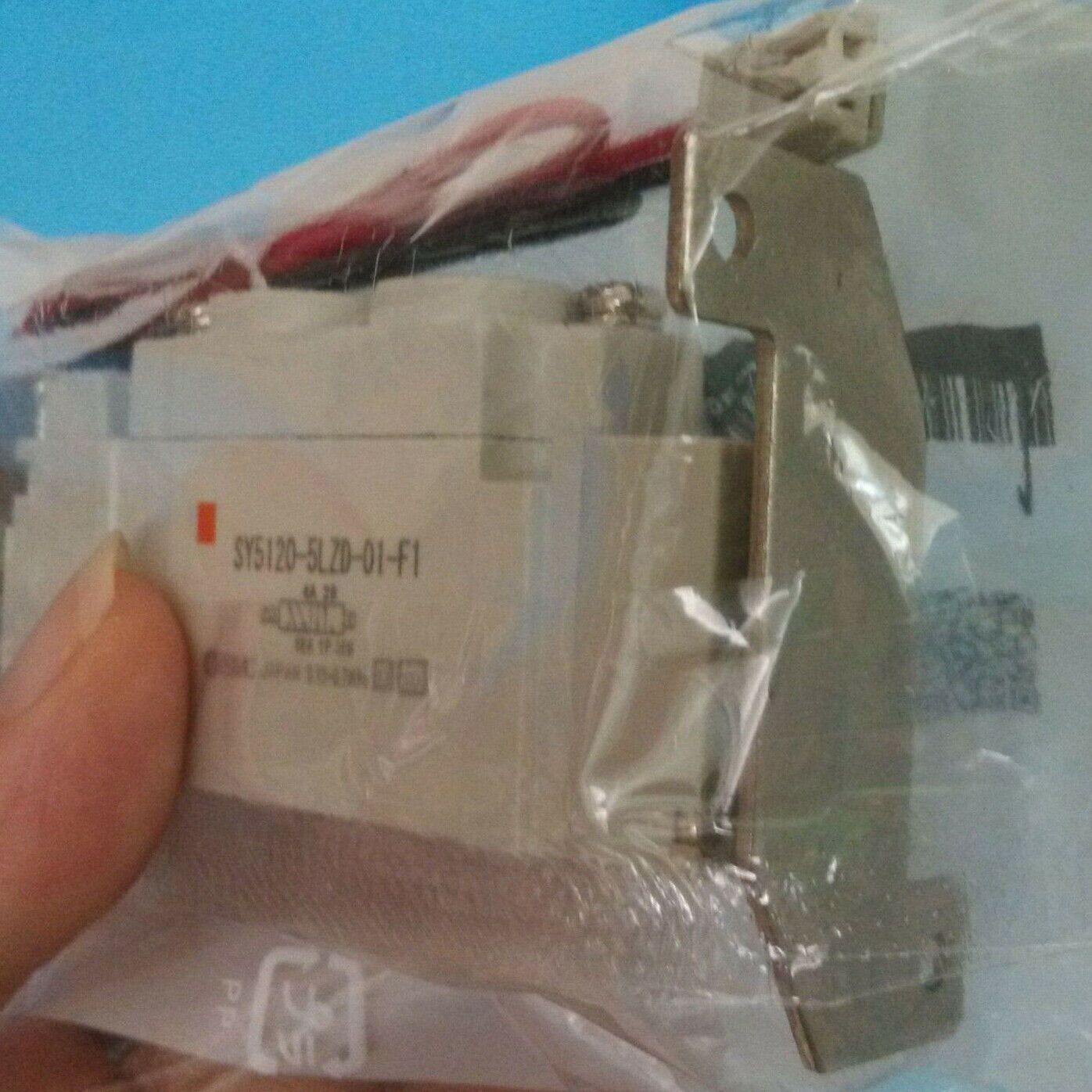 New 1PCS SMC Solenoid Valve SY5120-5LZD-01-F1 - SMC
