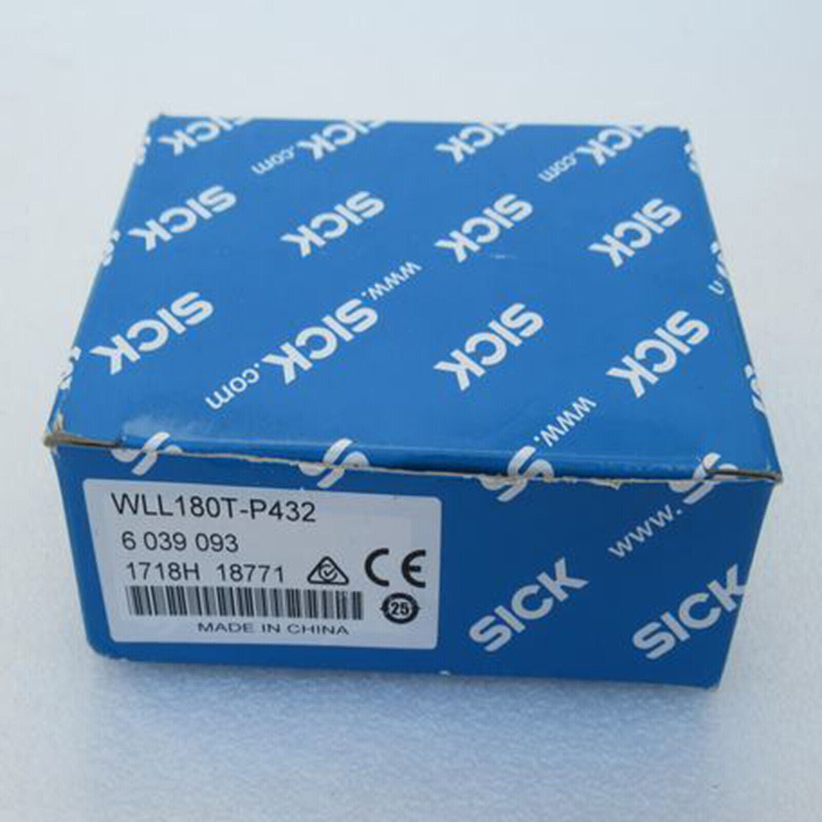 ONE SICK WLL180T-P432 Fiber Optic Sensor IN BOX - ONE SICK