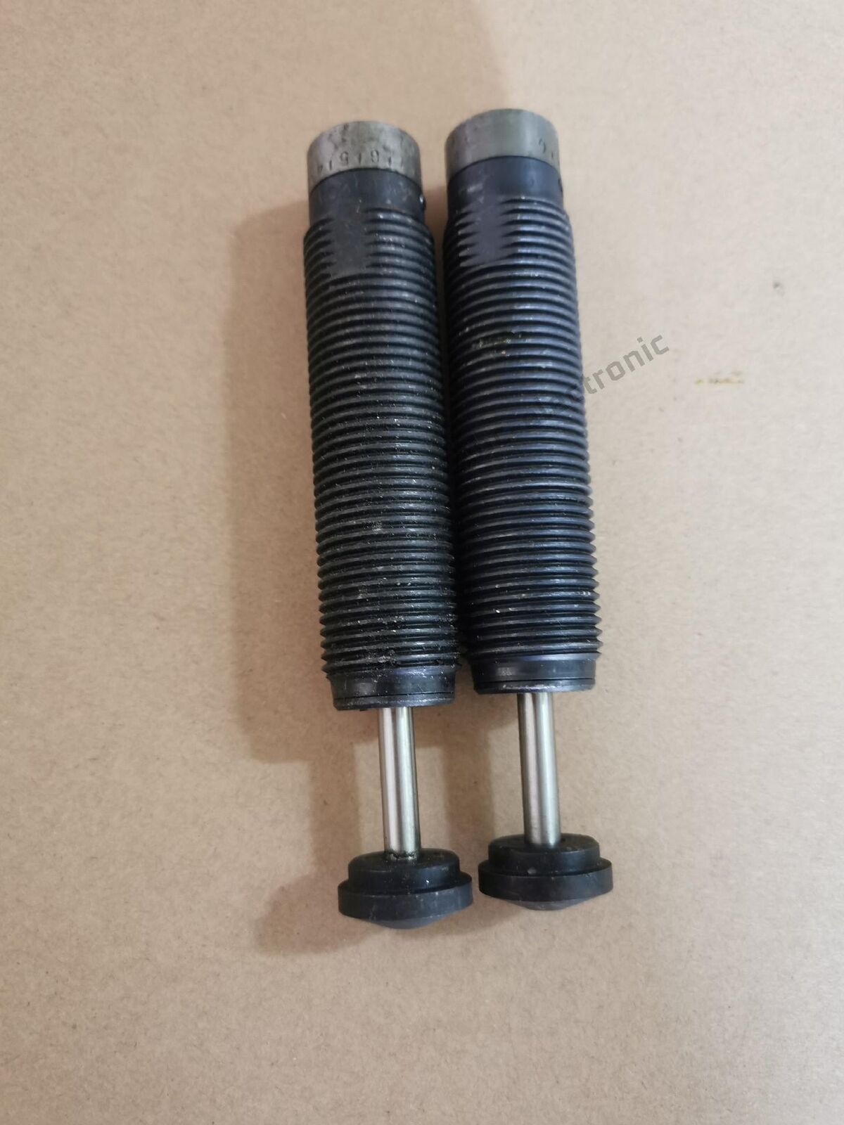 new 1PCS  MA600 shock absorber