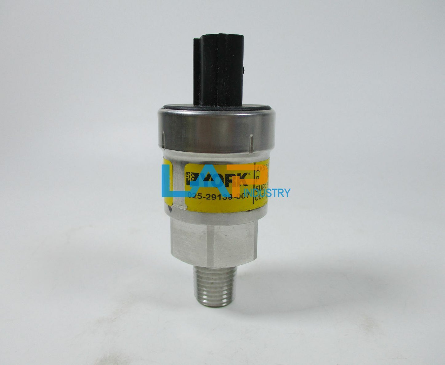 New 1PCS York Pressure Sensor Model 02529139 - YORK