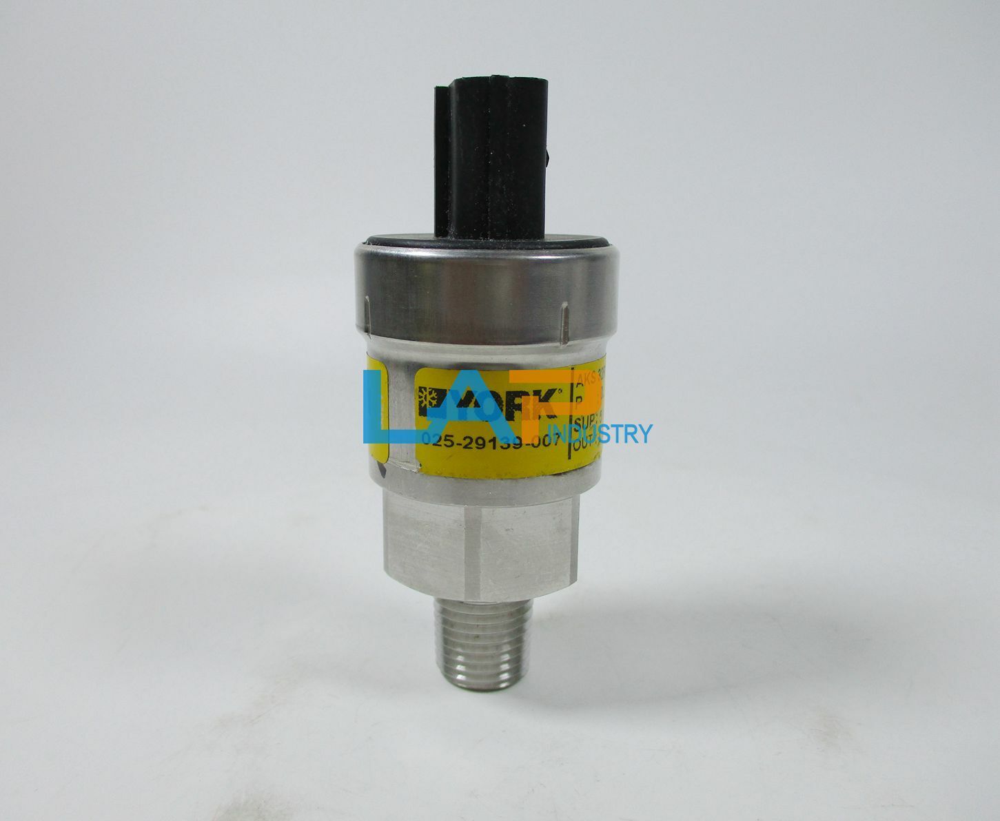 New 1PCS York Pressure Sensor Model 02529139 - YORK