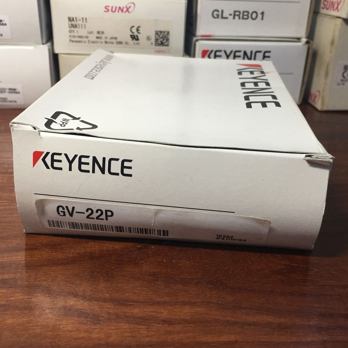 KEYENCE Digital Laser Switch Sensor GV-22P - KEYENCE