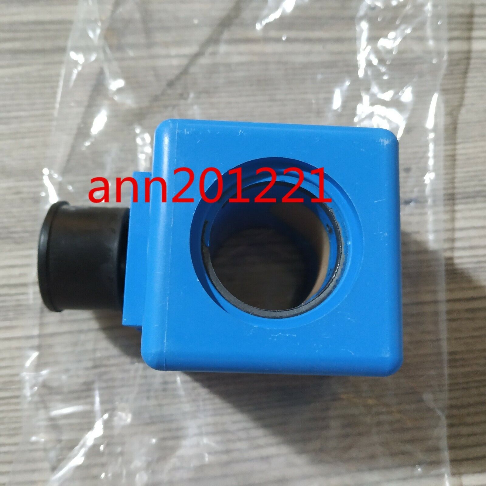 new 1PC 02-101728 VICKERS Coil - VICKERS