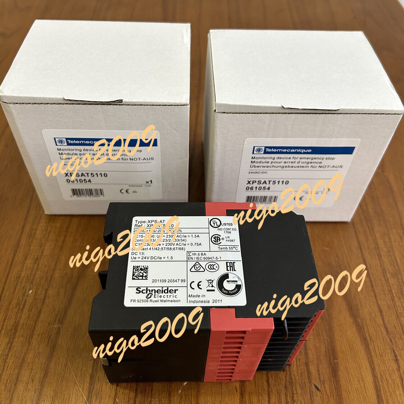 New 1PC in Box XPSAT5110 24VAC/DC Safety Relay - XPSAT