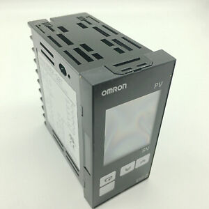 Omron E5EZ-Q3T Temperature Controller - Precision Control Device - OMRON