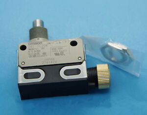 Omron D4E-1C20N Limit Switch - New in Box - OMRON