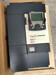 Schneider ATV71HD15N4Z Inverter, 15KW, 380V, High Efficiency, Professional Use - SCHNEIDER