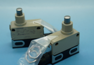 Omron D4E-1C10N Limit Switch - New in Box - OMRON