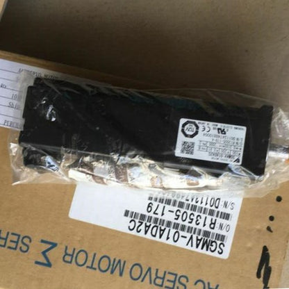 1PC Yaskawa SGMAV-01ADA2C Servo Motor SGMAV01ADA2C