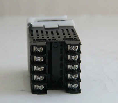 Omron E5CZ-Q2MT Temperature Controller One Free Shipping E5CZQ2MT
