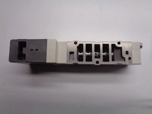 1PCS Solenoid Valve VQ4100-5W VQ41005W