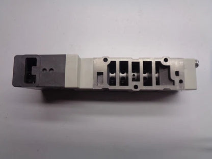 1PCS Solenoid Valve VQ4100-5W VQ41005W