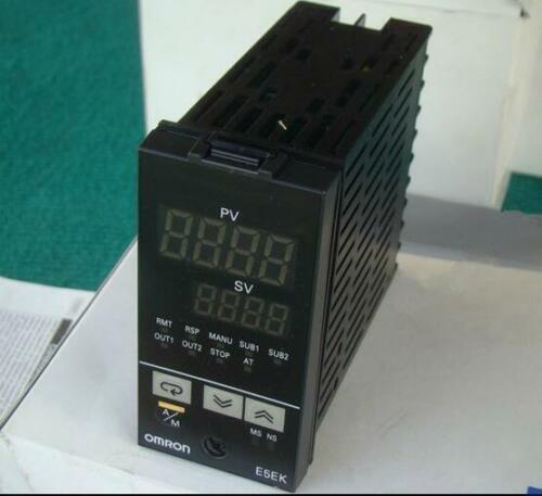 One Omron E5EK-AA2-500 E5EKAA2500 Digital Controller