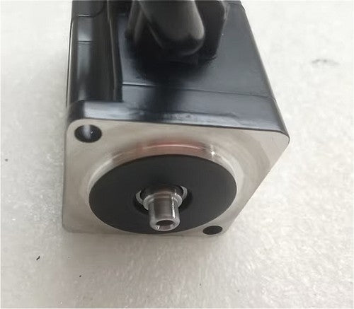 Yaskawa SGMAV-A5ANA-YR22 Servo Motor 1PC SGMAVA5ANAYR22 ping