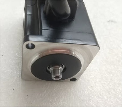 Yaskawa SGMAV-A5ANA-YR22 Servo Motor 1PC SGMAVA5ANAYR22 ping