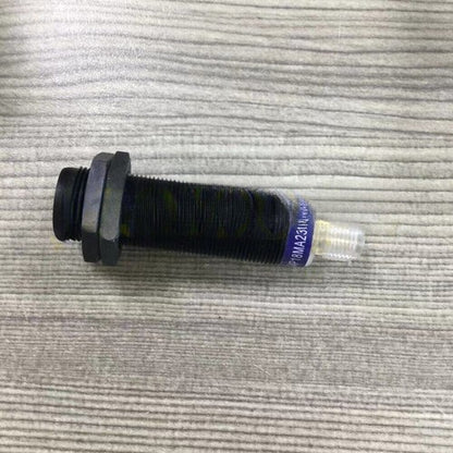 1PC Schneider XS4P18MA230K Proximity Sensor Free Shipping