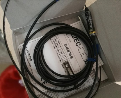OMRON E2EC-CR8D1 Proximity Switch E2ECCR8D1 1PC Free Shipping