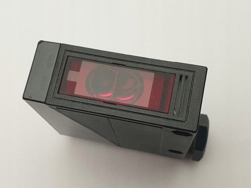 Omron E3JM-DS70M4-G Photoelectric Switch One Free Shipping E3JMDS70M4G