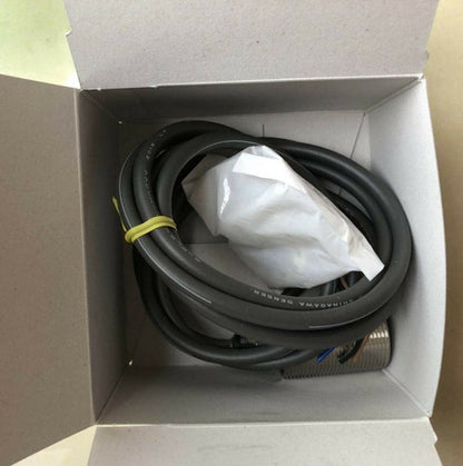1PC Omron E2EY-X8C1 Proximity Sensors E2EYX8C1 Free Shipping