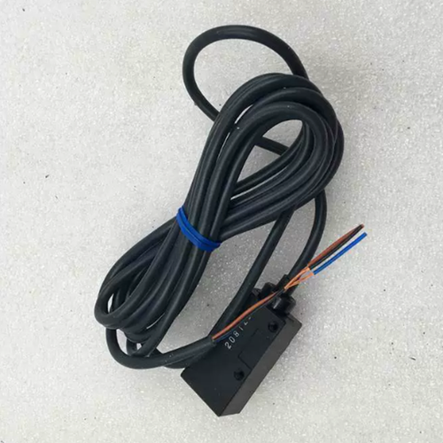 Omron E3S-DS10B4 Photoelectric Switch One E3SDS10B4 Free Shipping