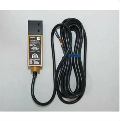Omron E3S-VS1E42 Photoelectric Switch One Free Shipping E3SVS1E42