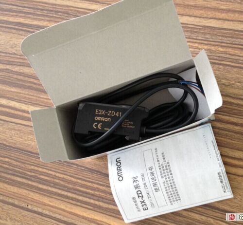 Omron E3X-ZD41 Photoelectric Switch 12-24VDC - New in Box - OMRON