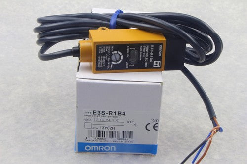 Omron E3S-R1B4 Photoelectric Switch One Free Shipping E3SR1B4