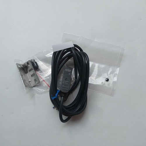 Omron E3S-AD61 Photoelectric Switch One E3SAD61 Free Shipping