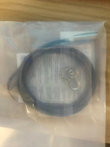 Omron E2E-X2E1 Proximity Switch One Free Shipping E2EX2E1