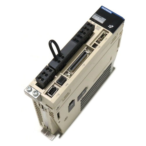 1PC Yaskawa servo driver SGD7S-1R6A00A