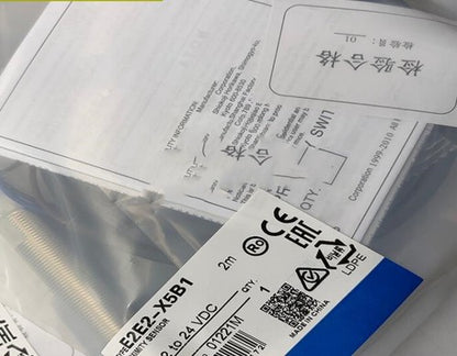 Omron E2E2-X5B1 Proximity Switch Sensor One Free Shipping E2E2X5B1