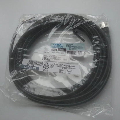 OMRON XS2F-M12PVC4S5M Photoelectric Sensor 1PC Free Shipping