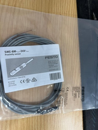 Festo SME-8M-ZS-24V-K-2.5-OE 543872 Magnetic Switch One SME8MZS24VK2.5OE