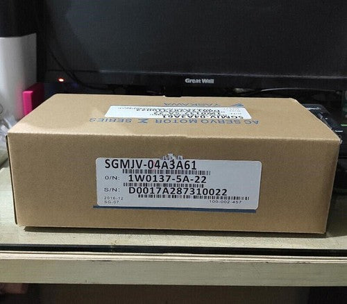 Yaskawa SGMJV-04A3A61 Servo Motor 1PC ping SGMJV04A3A61