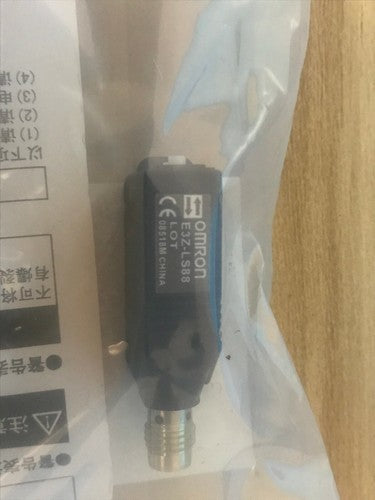 Omron E3Z-LS88 Photoelectric Switch One Free Shipping E3ZLS88