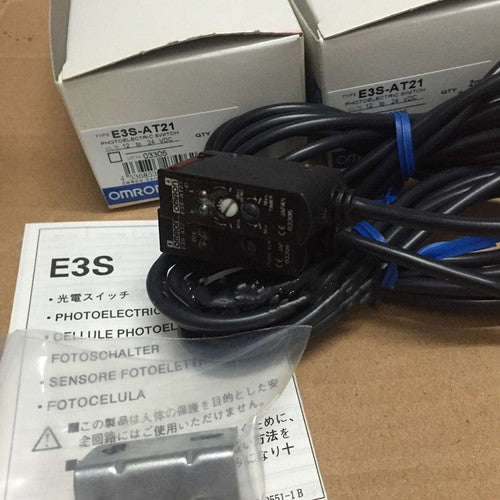 Omron E3S-AT21 Photoelectric Sensor E3SAT21 One Free Shipping