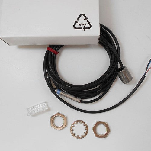 Keyence EM-014P Proximity Sensor EM014P Free Shipping 1PC
