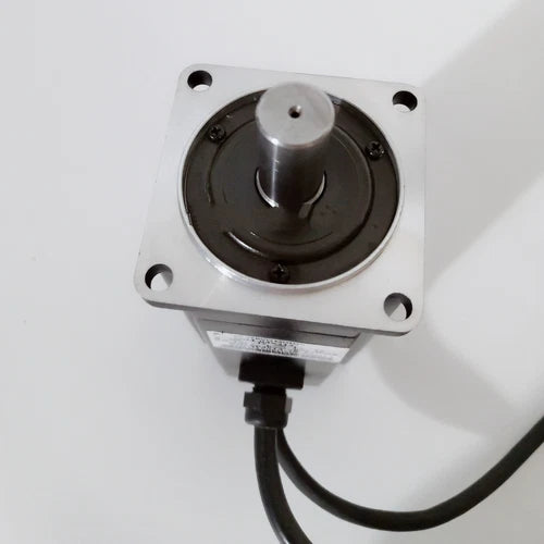 1PC Yaskawa SGM-04V312 Servo Motor ping SGM04V312