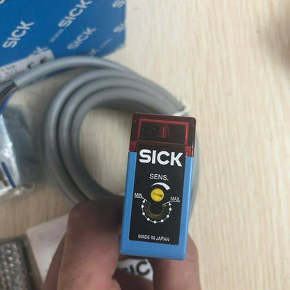 One SICK WL250-S132 6010611 Photoelectric Sensor WL250S132