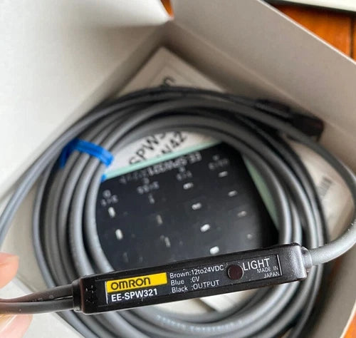 Omron EE-SPW321 Photoelectric Sensor One Free Shipping EESPW321