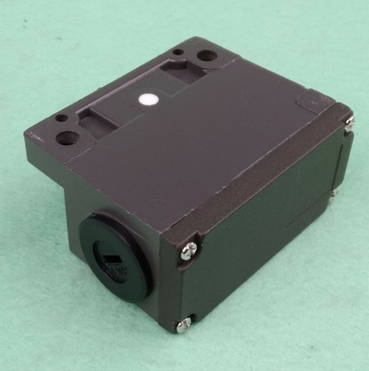BALLUFF BNS0271 BNS 819-B02-D12-61-12-3B Limit Switch One Free Shipping