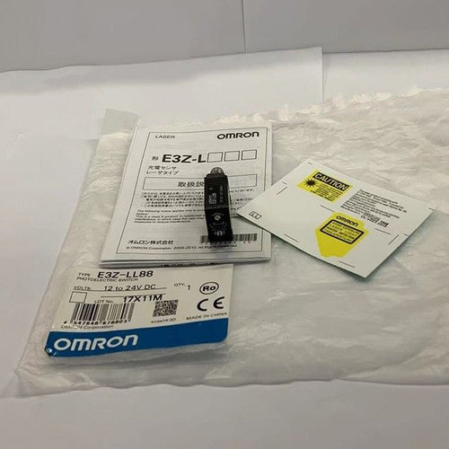 Omron E3Z-LL88 Photoelectric Sensor Free Shipping One E3ZLL88