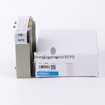 new Omron CJ1W-DA021 PLC Module