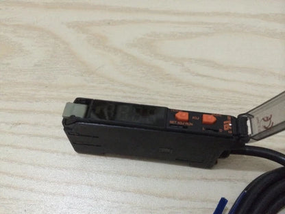 Omron E3X-DA11-N Photoelectric Sensor One Free Shipping E3XDA11N