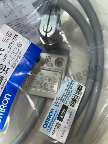 new Omron D4C-1220 General Purpose Limit Switch - OMRON